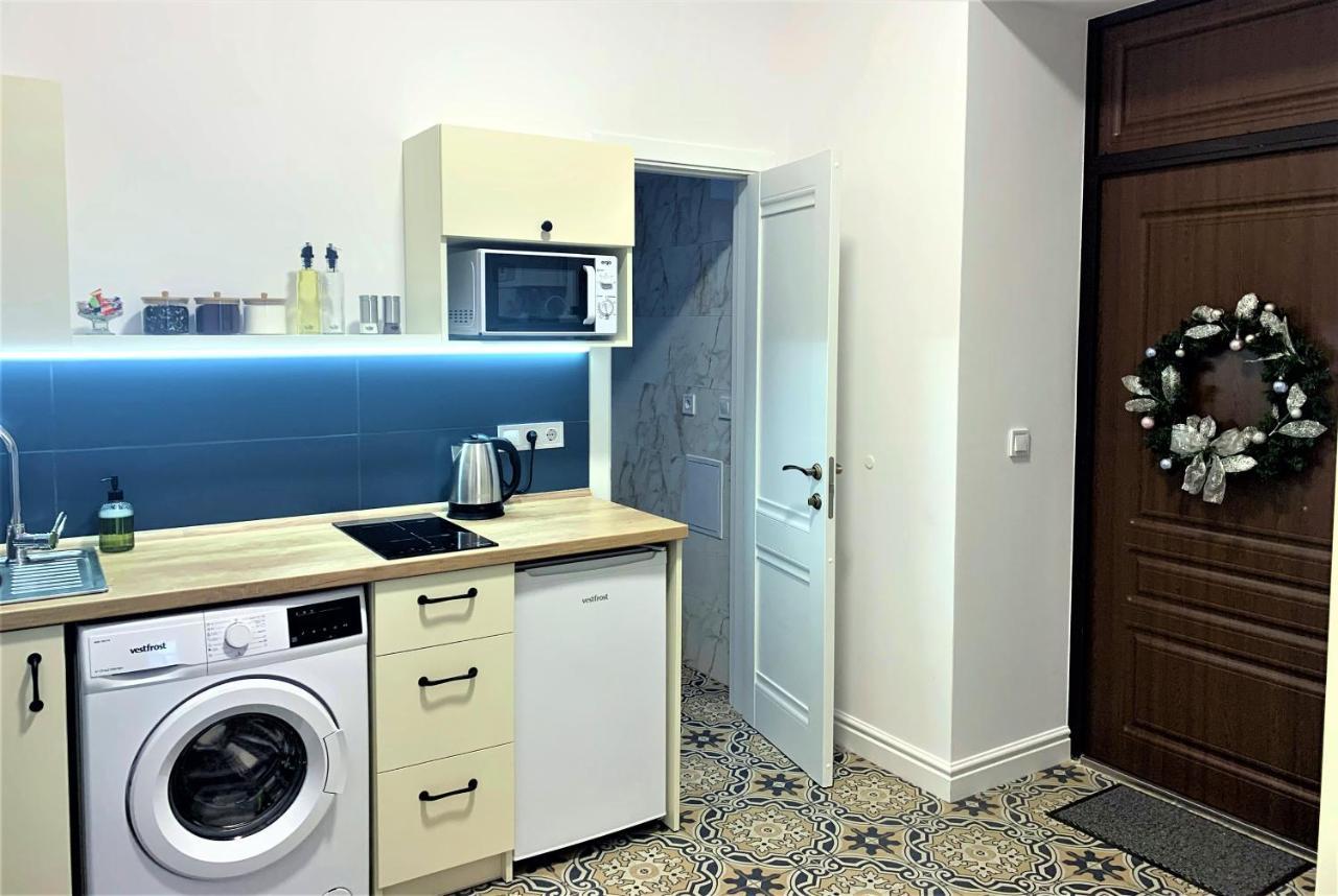 Iris Apartment On Popovich Lviv Extérieur photo