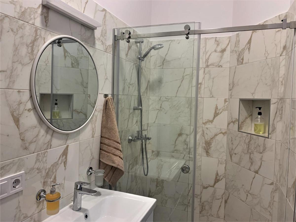 Iris Apartment On Popovich Lviv Extérieur photo