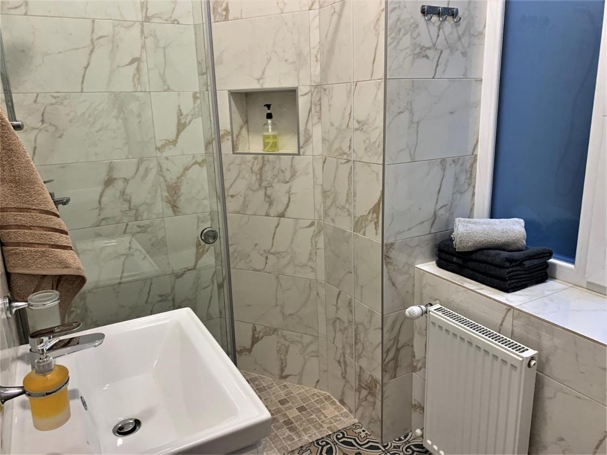 Iris Apartment On Popovich Lviv Extérieur photo