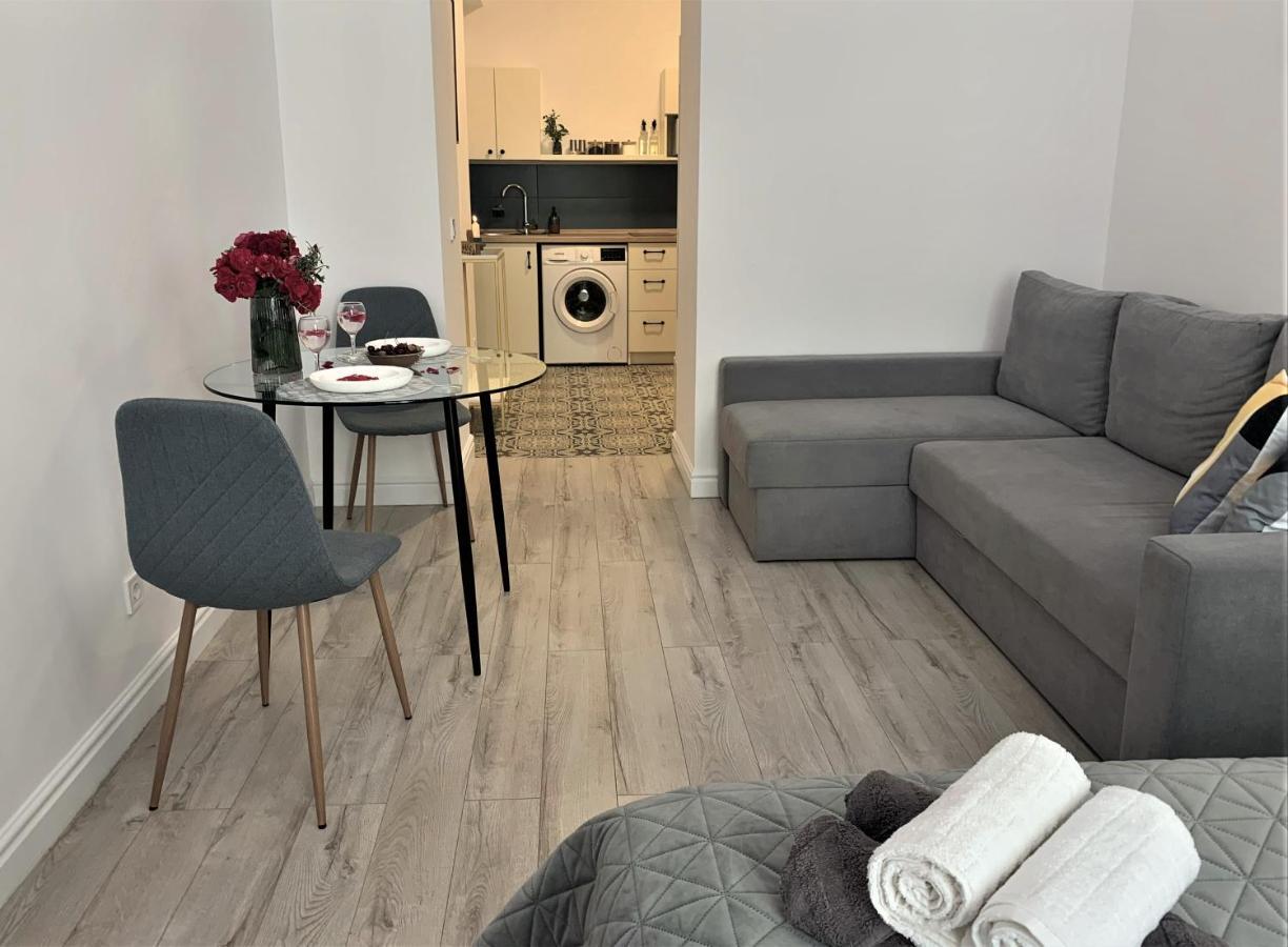 Iris Apartment On Popovich Lviv Extérieur photo