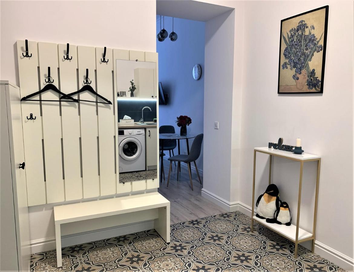 Iris Apartment On Popovich Lviv Extérieur photo