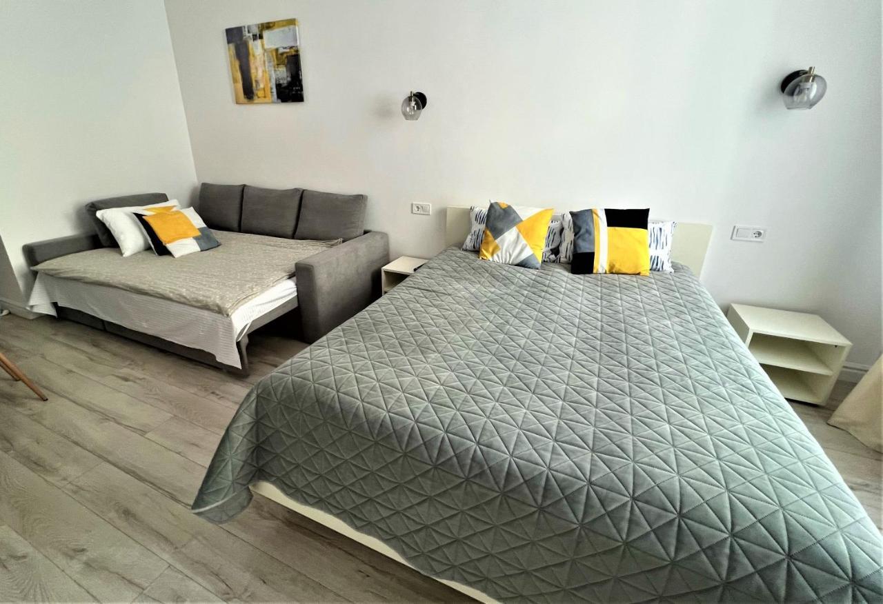 Iris Apartment On Popovich Lviv Extérieur photo